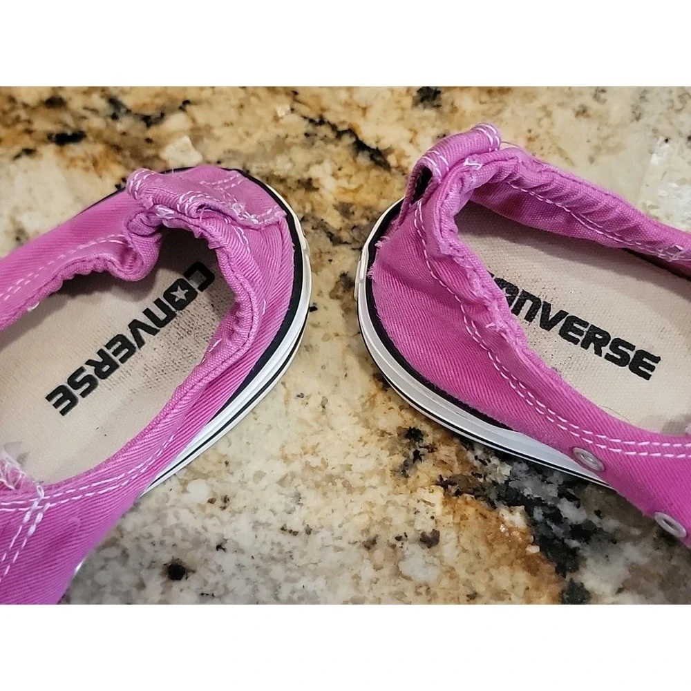 Converse  All Star Low Canvas Shoes Womens Size 7 Pink Elastic Heel.  EUC